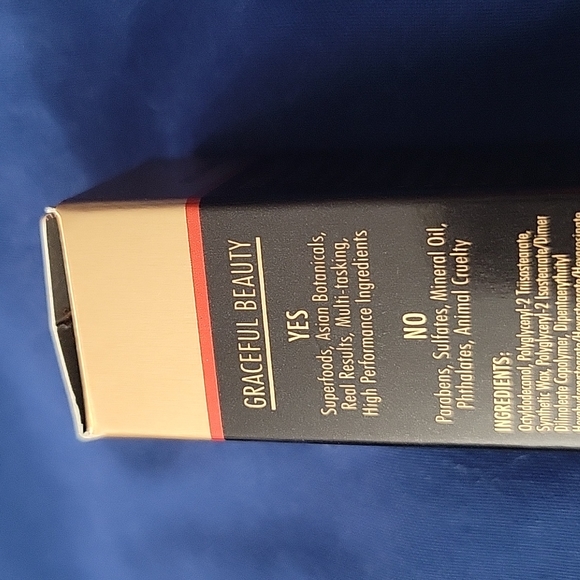 Yensa Vibrant Silk Lipstick - Picture 4 of 6